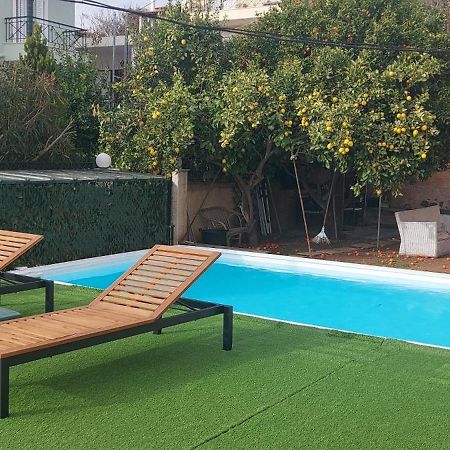 Airport Friendly House 1 Apartment Артемида Екстериор снимка