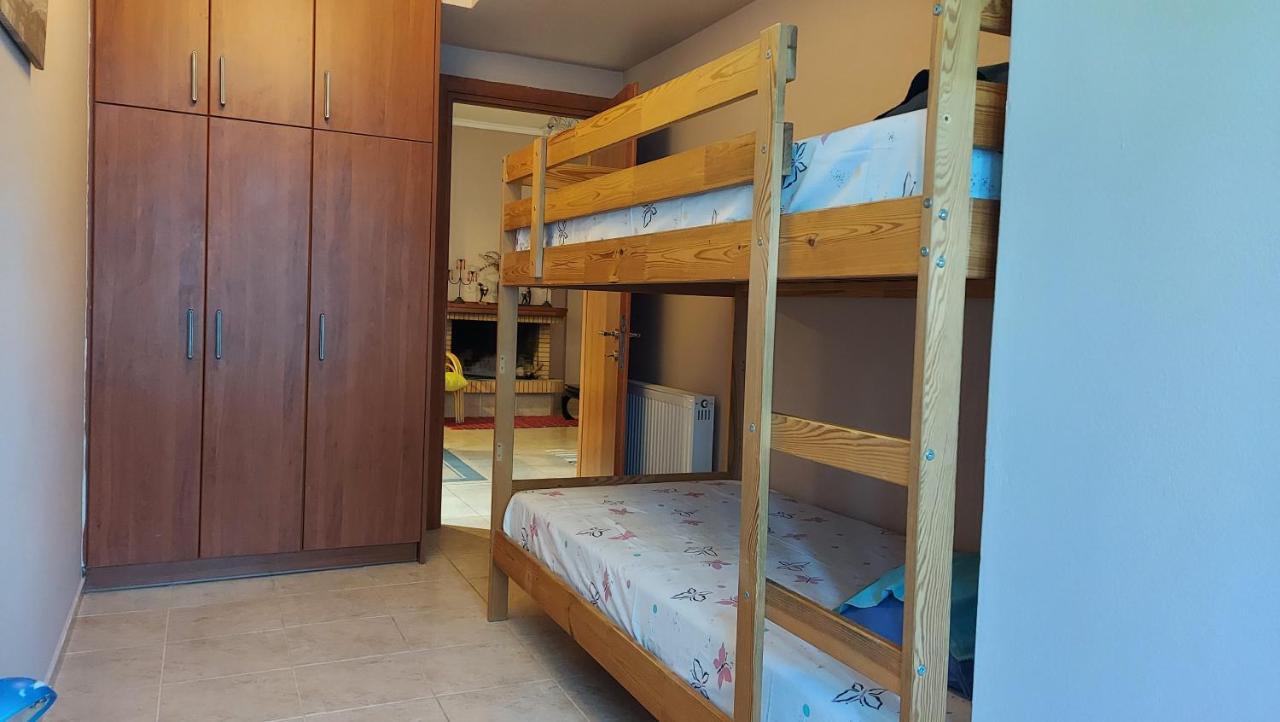 Airport Friendly House 1 Apartment Артемида Екстериор снимка