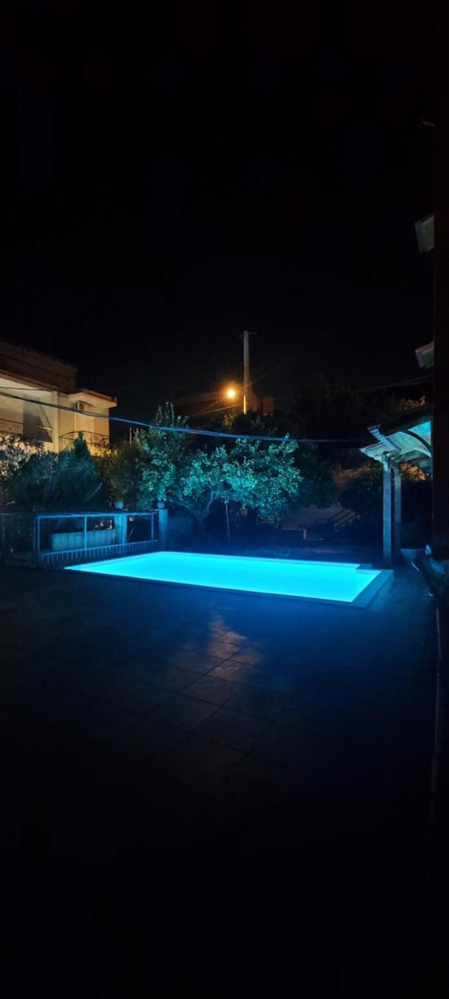 Airport Friendly House 1 Apartment Артемида Екстериор снимка