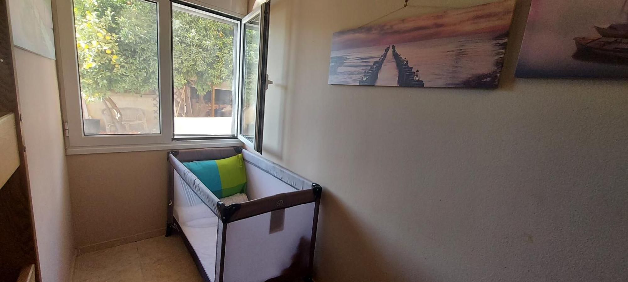 Airport Friendly House 1 Apartment Артемида Екстериор снимка