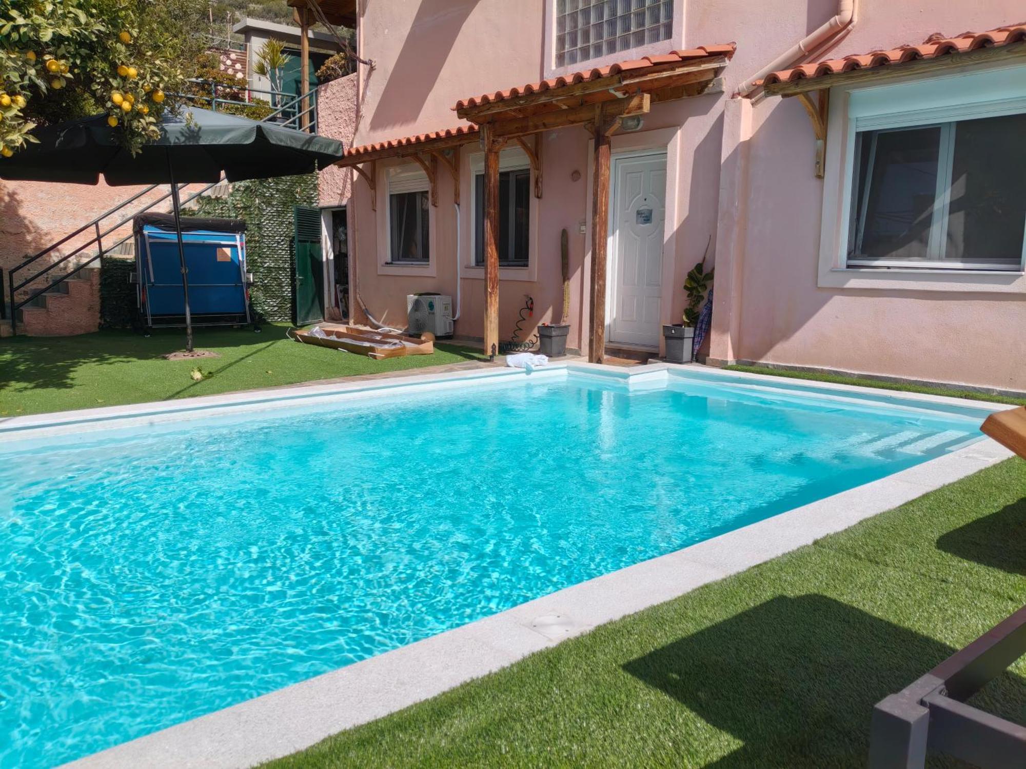 Airport Friendly House 1 Apartment Артемида Екстериор снимка
