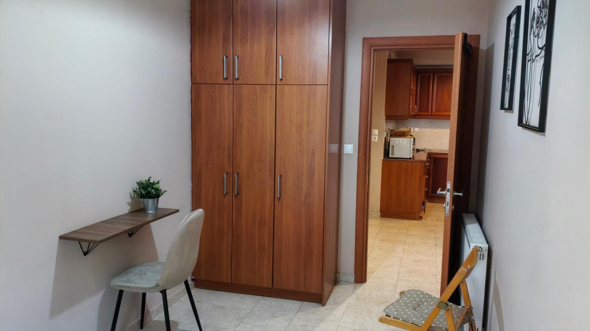 Airport Friendly House 1 Apartment Артемида Екстериор снимка