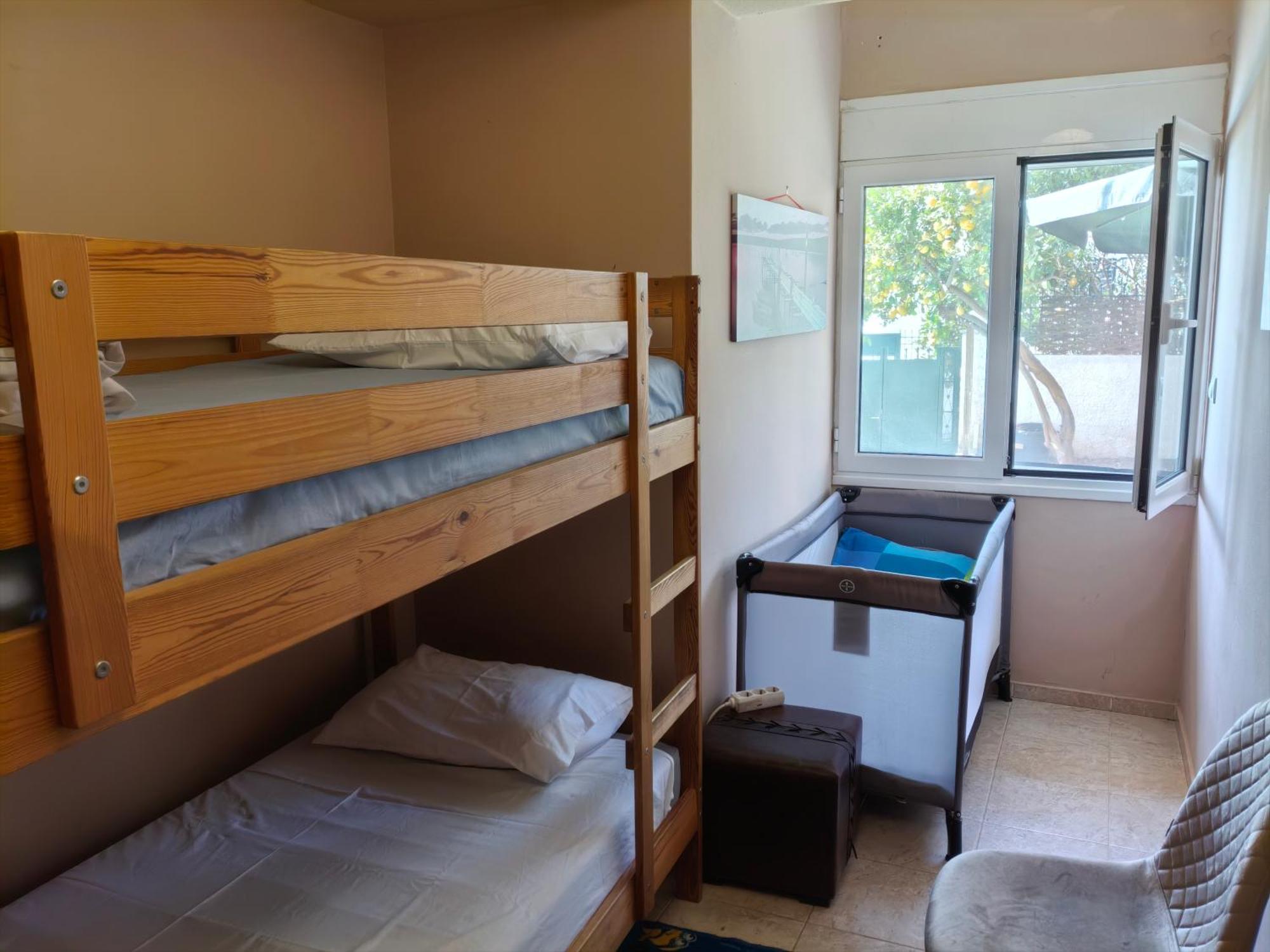 Airport Friendly House 1 Apartment Артемида Екстериор снимка